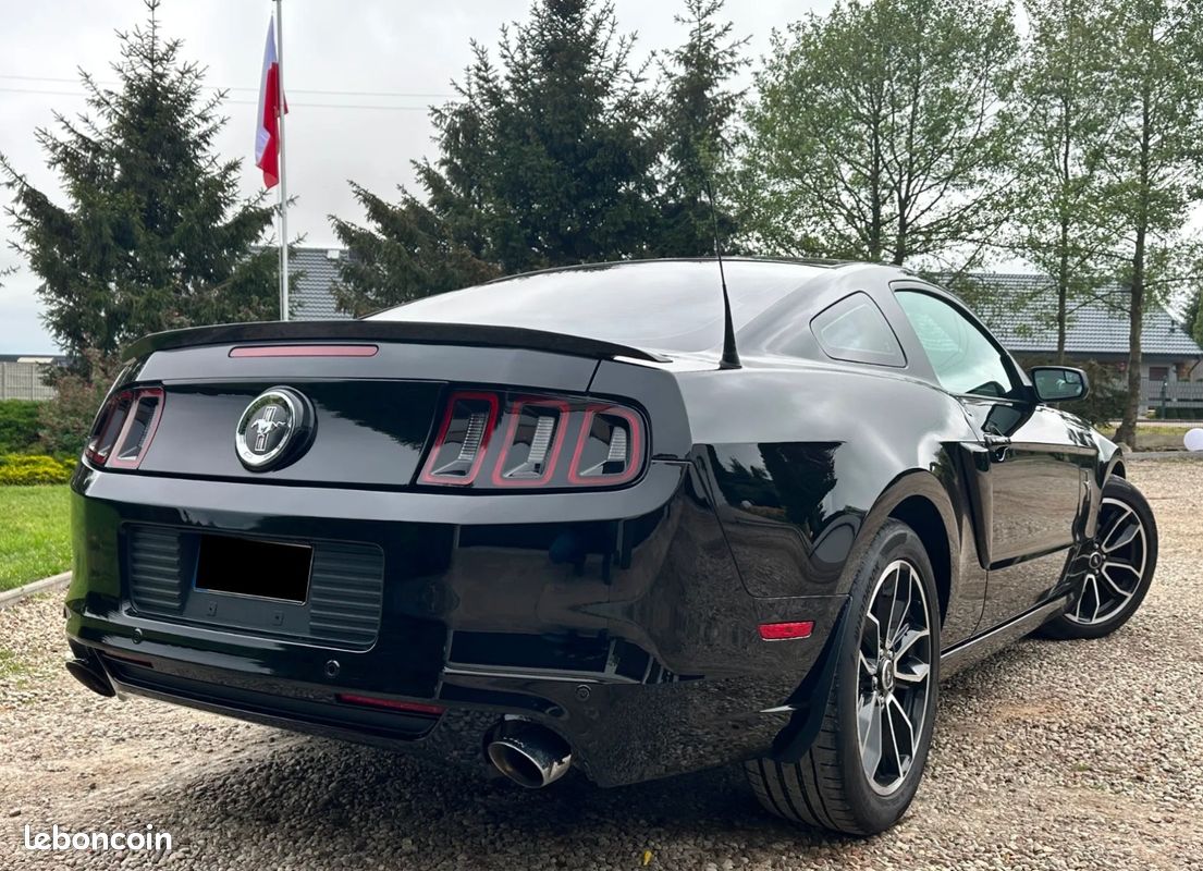 FORD Mustang COUPÉ 3.7 V6 305CH PREMIUM (image 2)