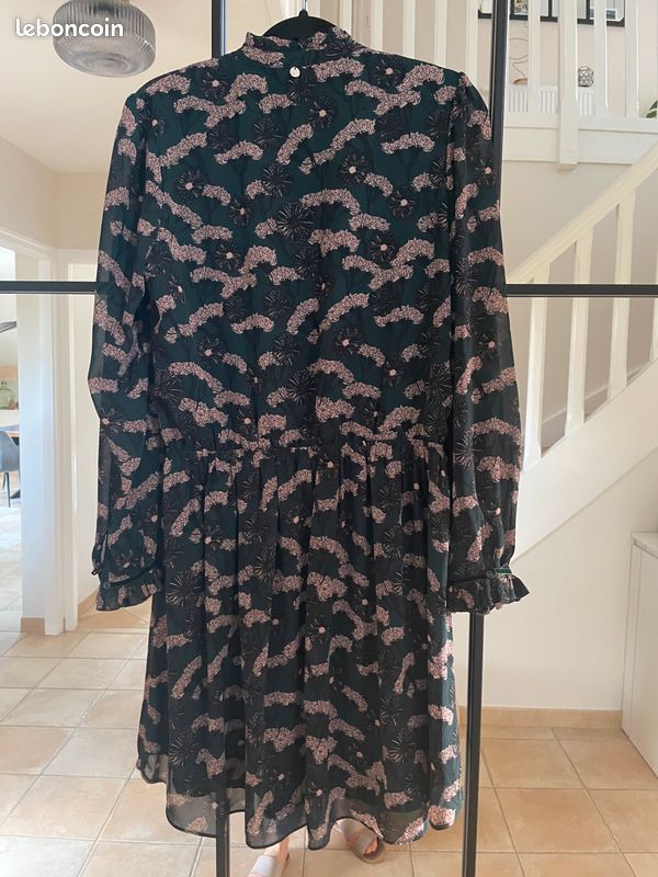 Robe (image 1)
