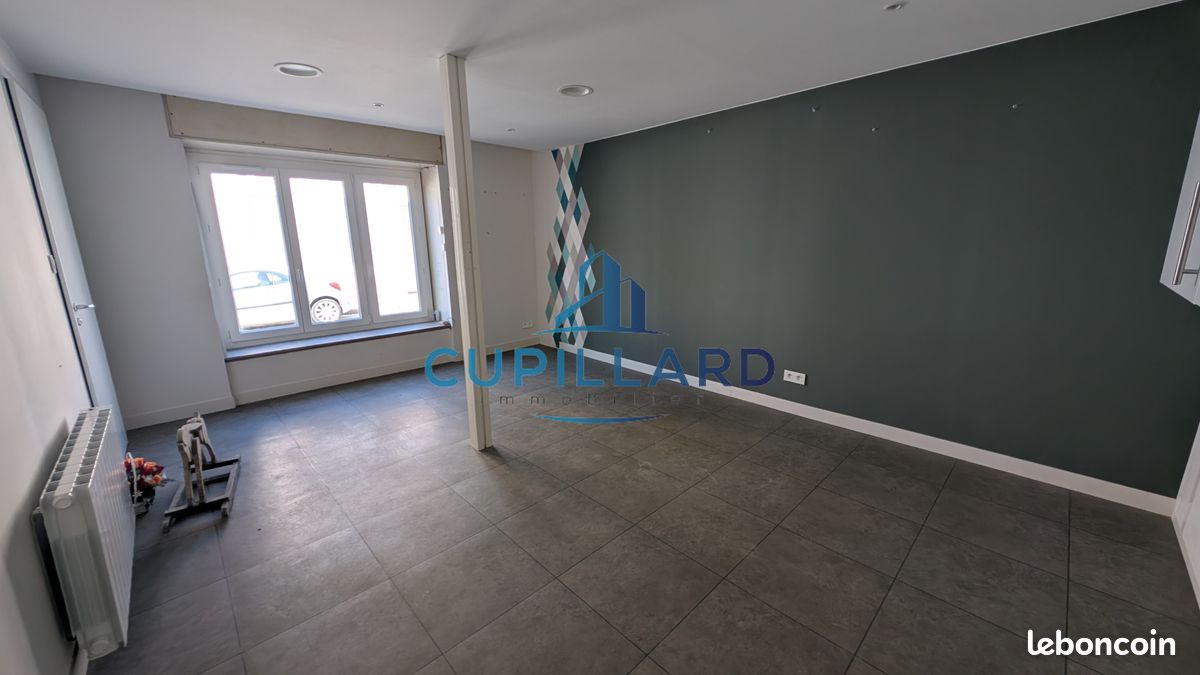 Appartement 4 pièces 150 m² · à Roanne · 150 m² · 81 000 €