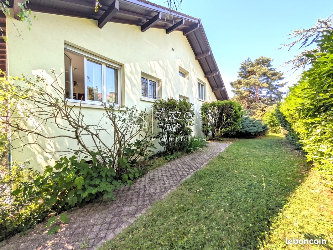 Maison 6 pièces 196 m² · à Prévessin-Moëns · 196 m² · 990 000 €