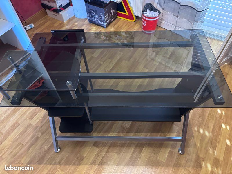 Bureau (image 2)