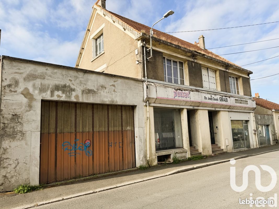 Maison 5 pièces 295 m² · à Parthenay · 295 m² · 57 000 €