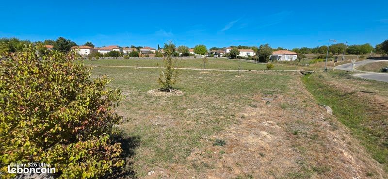 Terrain 2567 m² · à Lalbenque · 95 000 €