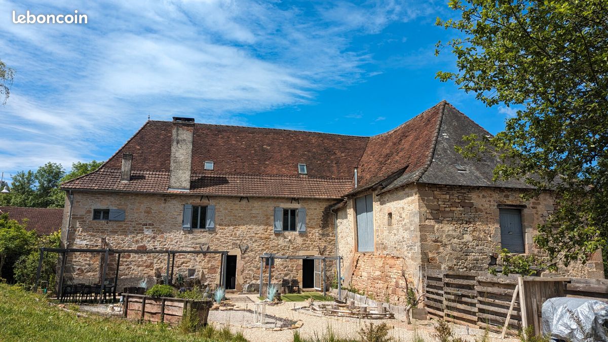 Maison 10 pièces 288 m² · à Lacapelle-Marival · 288 m² · 449 000 €