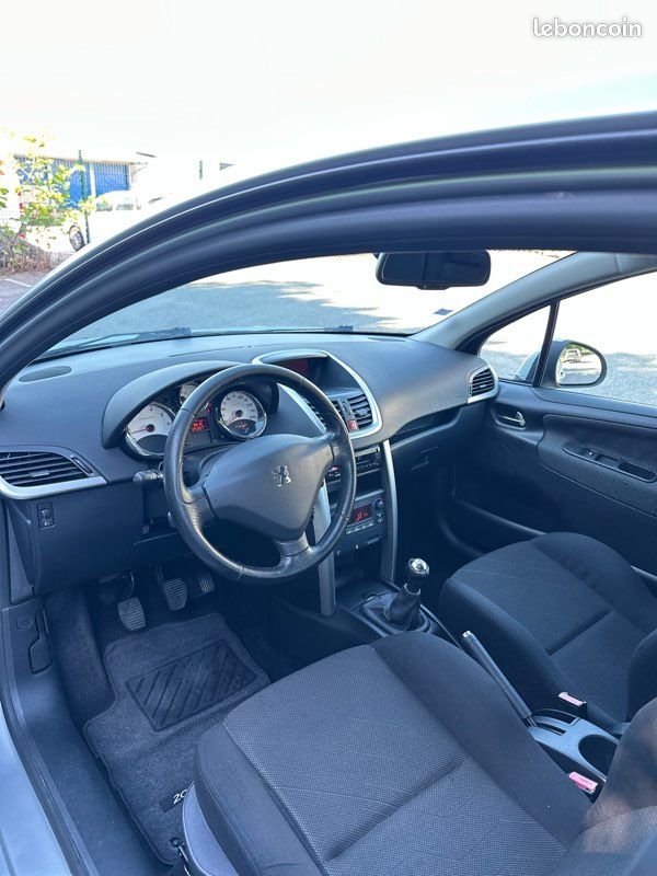 Peugeot 207 1.6 150cv Rien n’a prévoir Très propre (image 3)