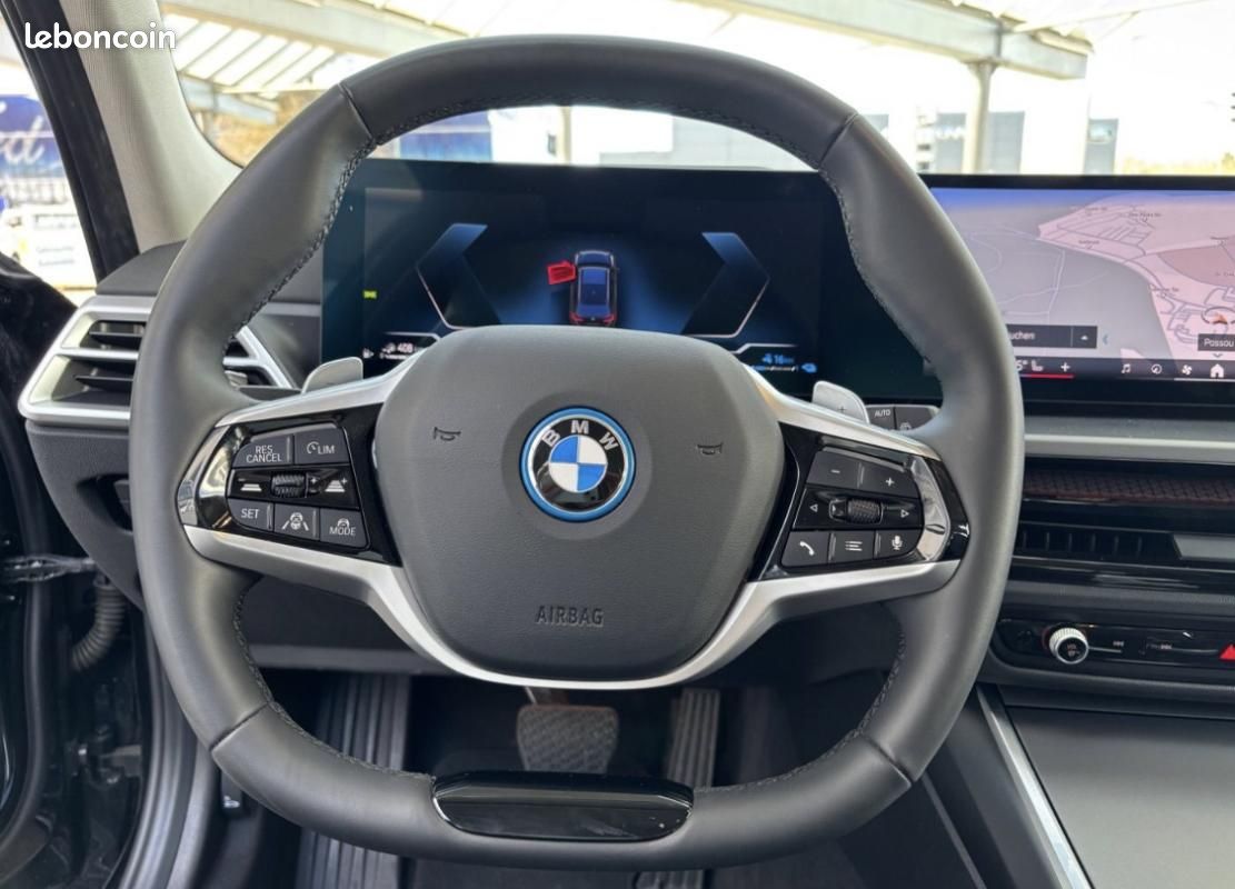 BMW Série 3 TOURING 330e 292 19KW / CAMÉRA 360° ATTACHE REMORQUE AFFICHAGE TETE HAUTE REGULATEUR ... (image 11)