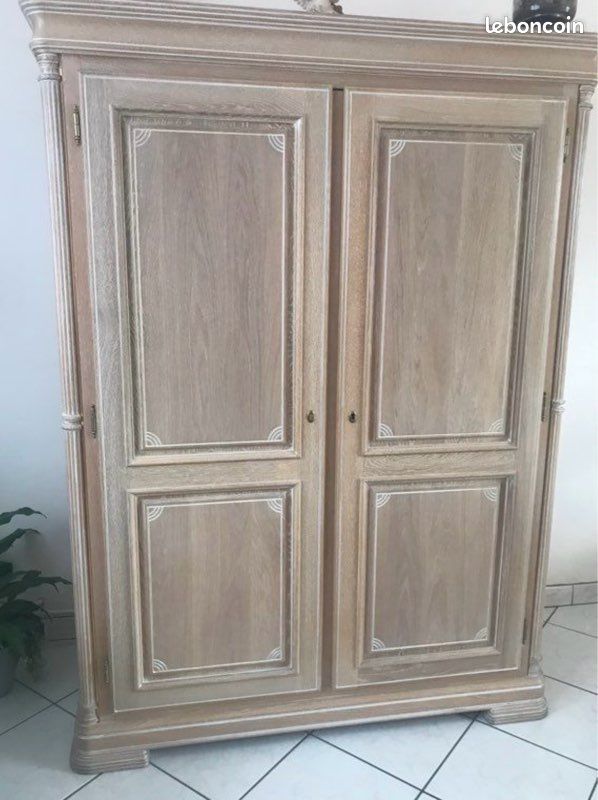 Meuble télévision en bois cérusé (image 1)