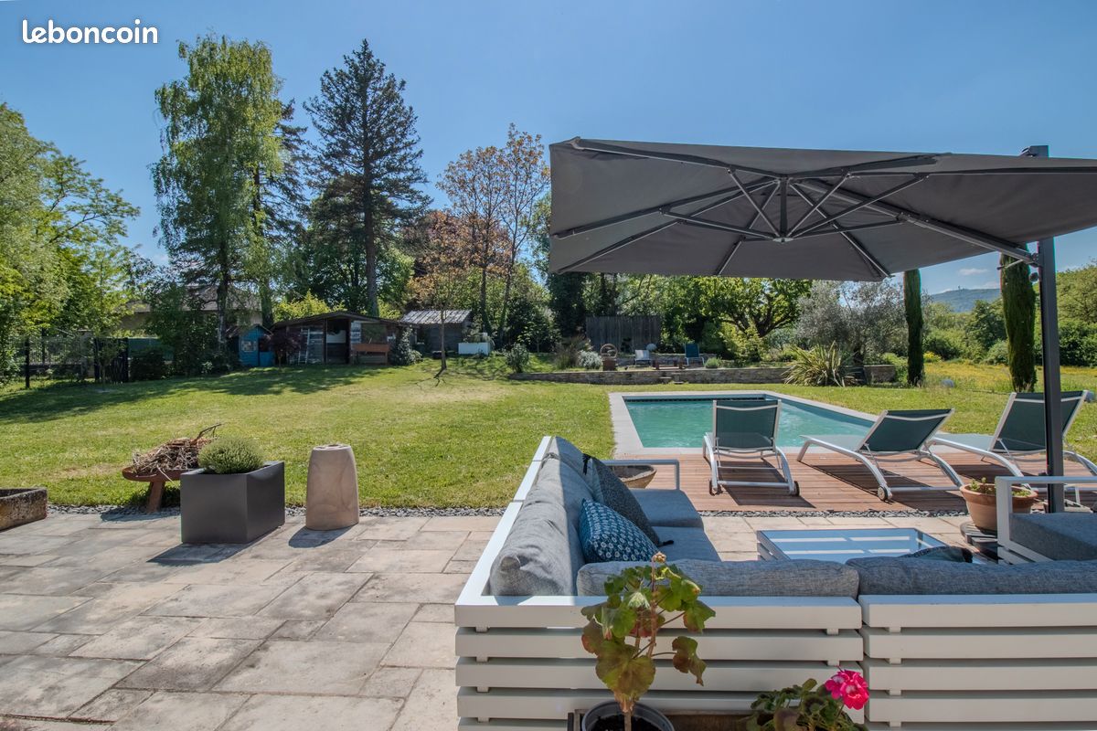 Maison 9 pièces 266 m² · à Fontaines-Saint-Martin · 266 m² · 840 000 €