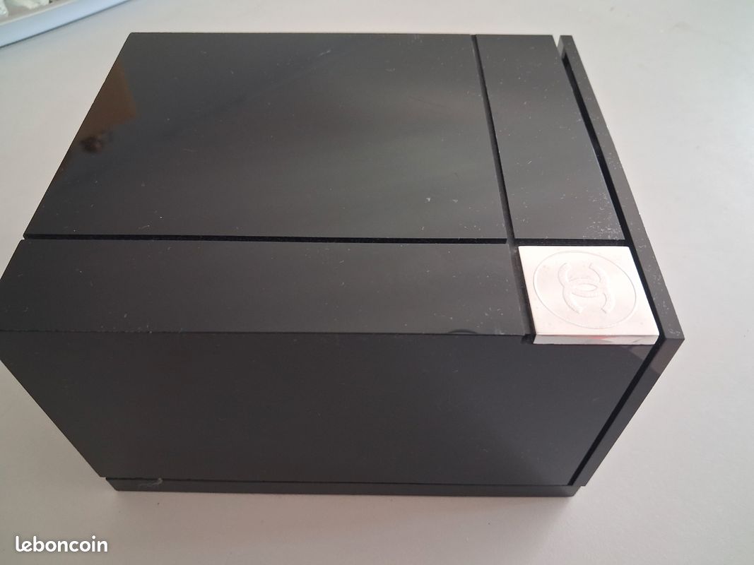Boite a coton demaqillant CHANEL (image 1)
