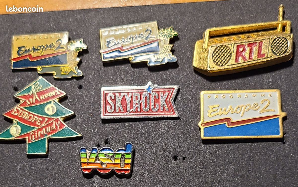 Pin's Europe 2 RTL Skyrock VSD (image 2)