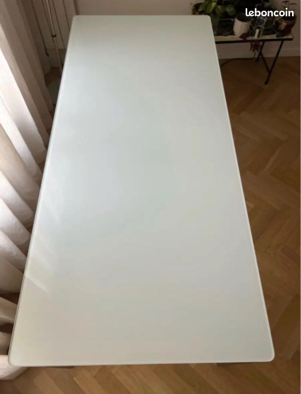Fritz Hansen Table Plano (image 1)