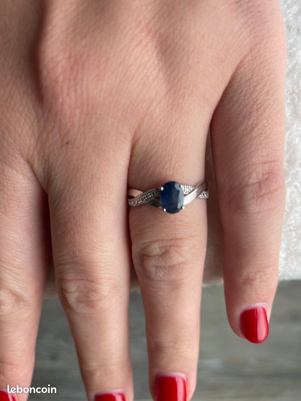Bague En Or Blanc 18 Carats Avec Saphir Bleu Ovale - Taille 59 - Moderne Et Neuve