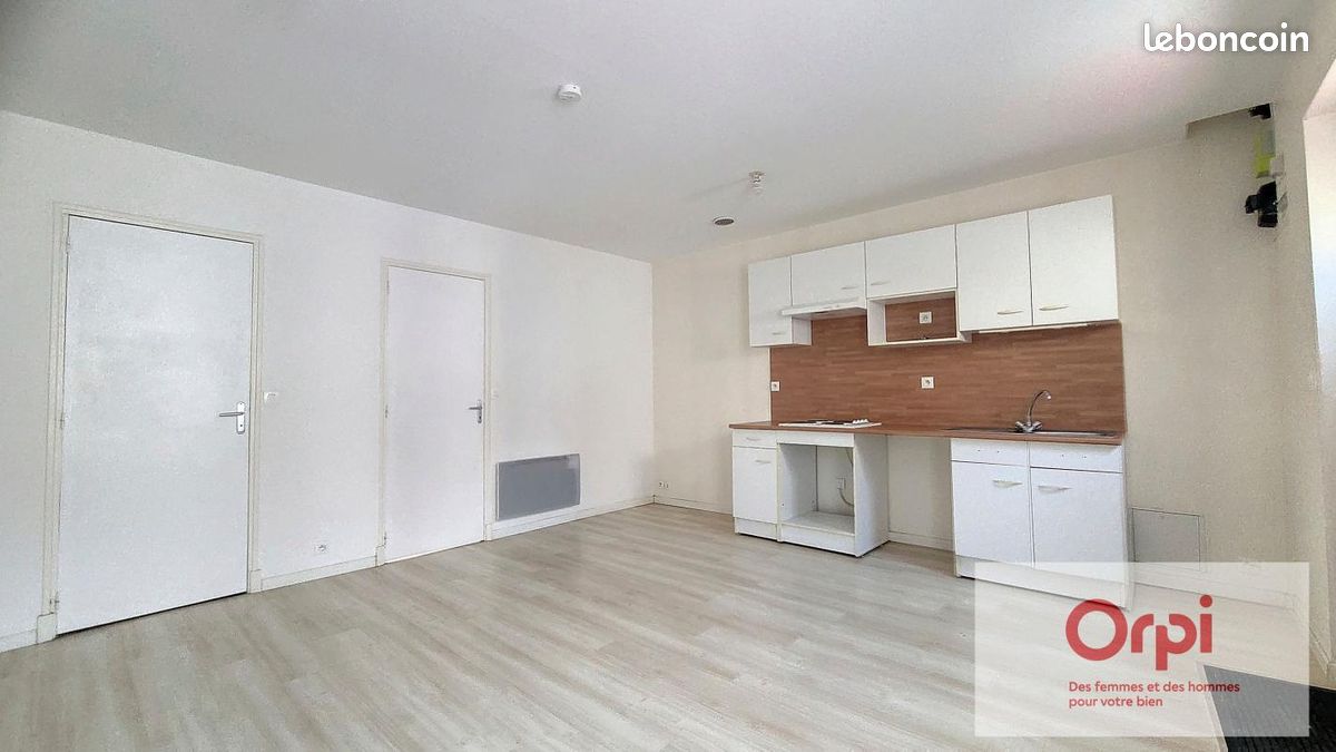 Appartement 2 pièces 33 m² · à Montluçon · 33 m² · 350 €