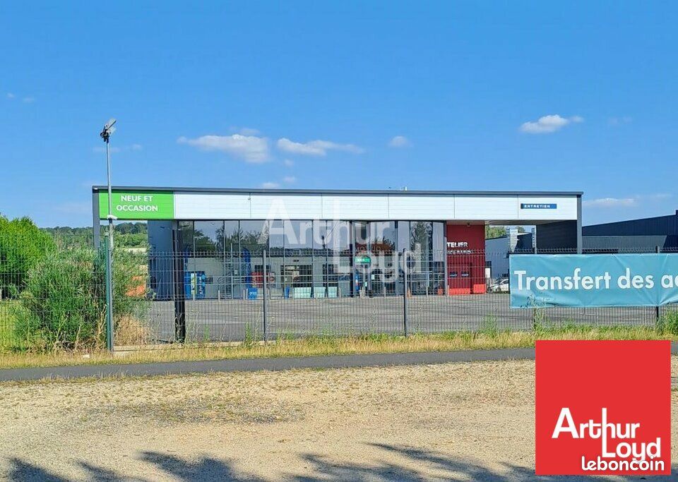 Local commercial 740 m² CHATELLERAULT (image 1)