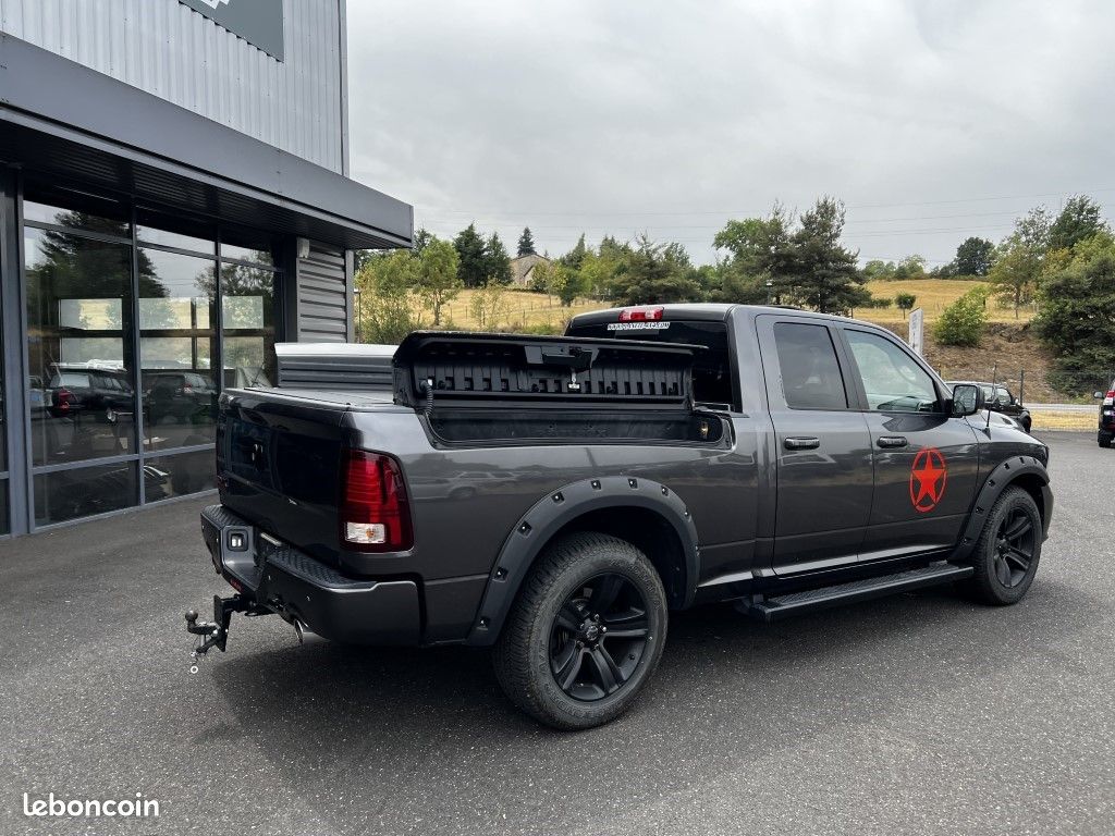 RAM 1500 Quad Cab 5.7 L V8 400 cv Red Edition 75000 KM d'origine (image 2)