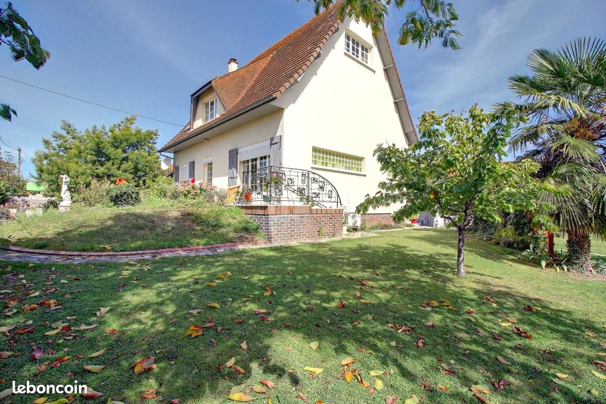 Maison 8 pièces 237 m² · à Oissel · 237 m² · 299 000 €
