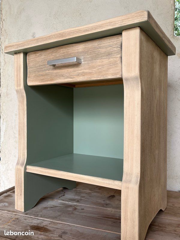 Table de chevet (image 1)