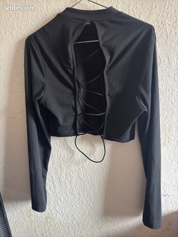 Crop top manche longue noir lacet au dos Shein Vêtements