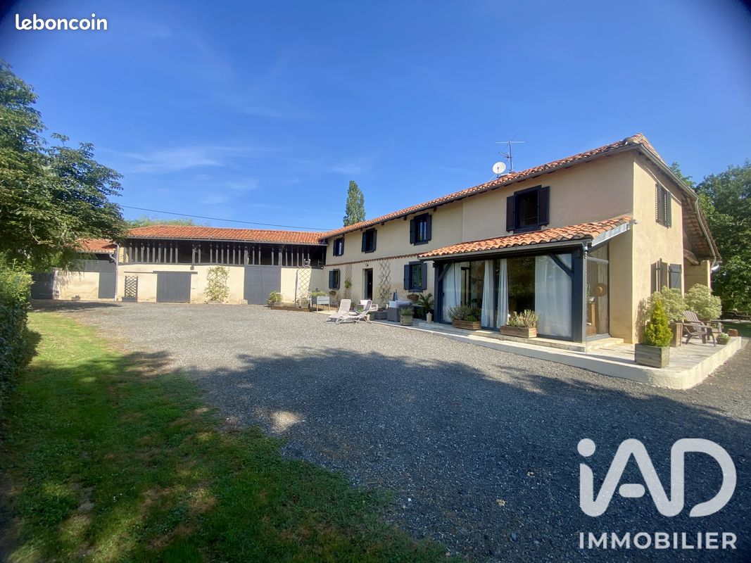 Maison 6 pièces 170 m² · à Estampes · 170 m² · 270 000 €