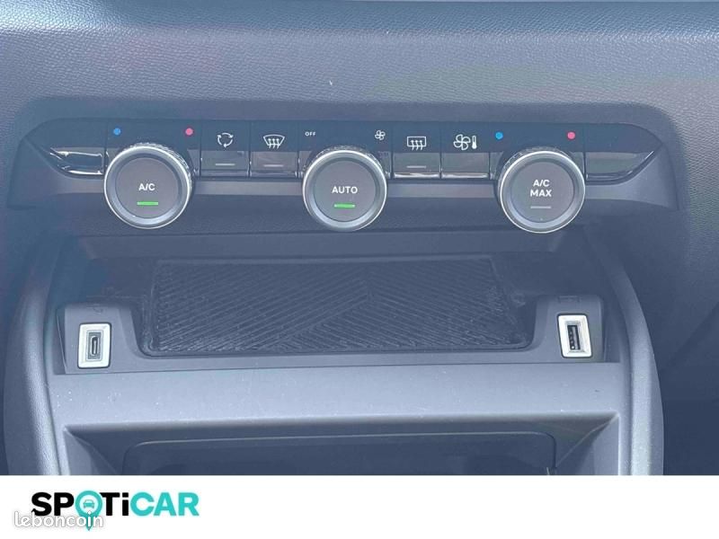 Citroen C4 PureTech 130ch S&S Feel EAT8 (image 15)