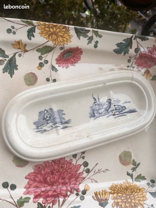 Porte savon ancien terre de fer Longchamp Belleville