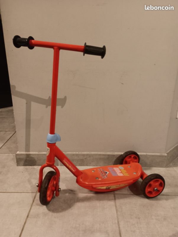 Trotinette Cars 3 roues (image 1)