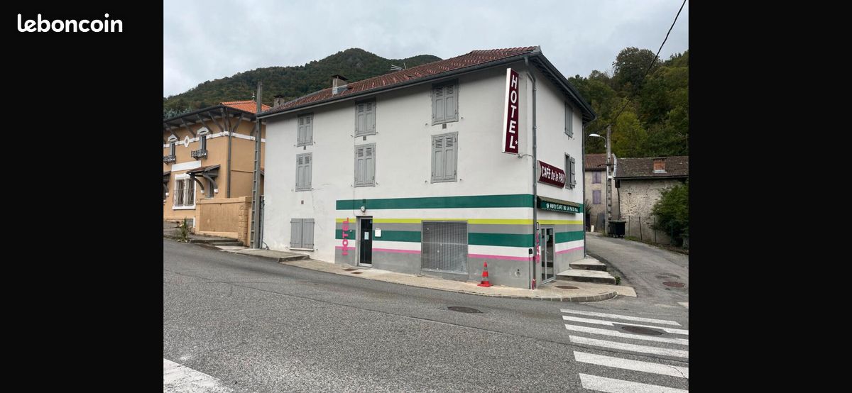 Immeuble 12 pièces · à Luzenac · 350 000 €