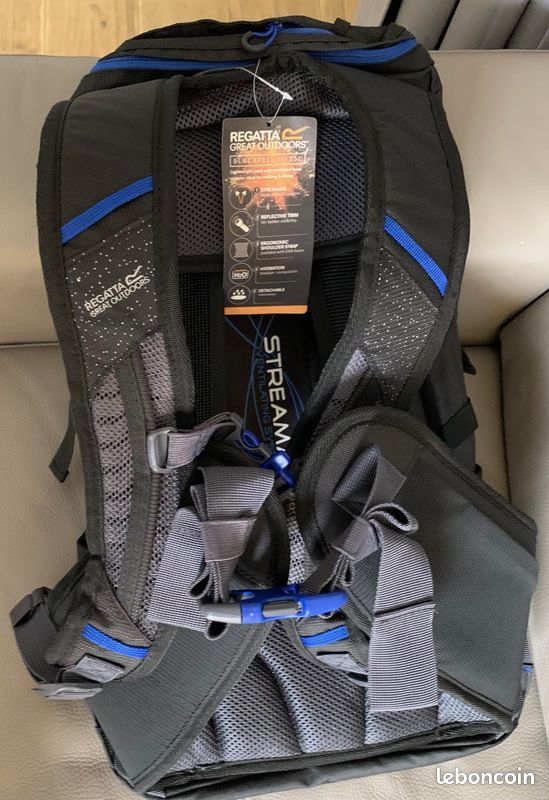 Grand Sac à Dos Bleu Marine – Neuf, Avec Port Audio Et Poches Latérales