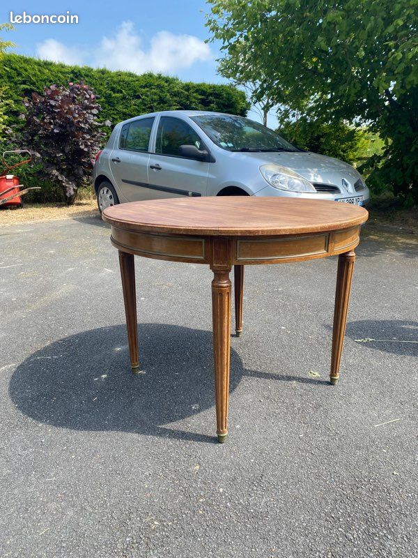 Table à manger ronde à rénover (image 1)