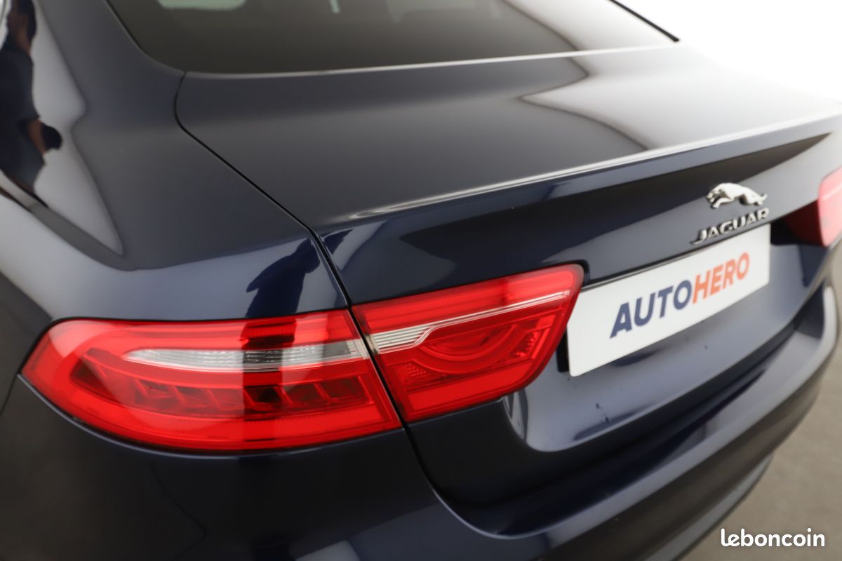 Jaguar XE 2.0d Prestige Auto 180 ch (image 30)