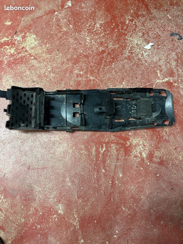 Bac a batterie GSXR 1000 (image 2)