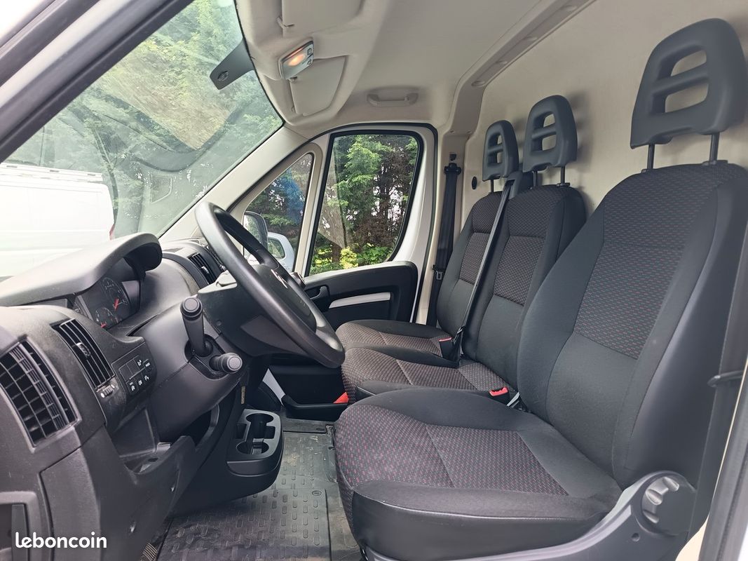 Citroën Jumper 2.2 BLUEHDI 140 CH L2H2 CONTROL GTIE 6 MOIS (image 9)