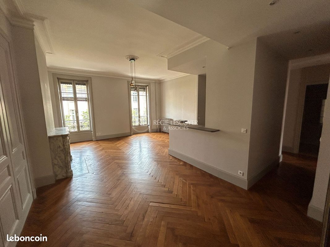 Appartement 4 pièces 110 m² · à Lyon · 110 m² · 1 836 €