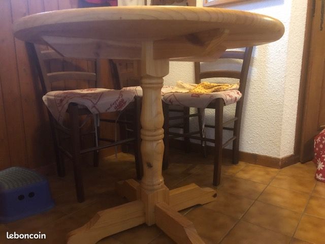 Table ronde en pin style Chalet 90cm (image 4)