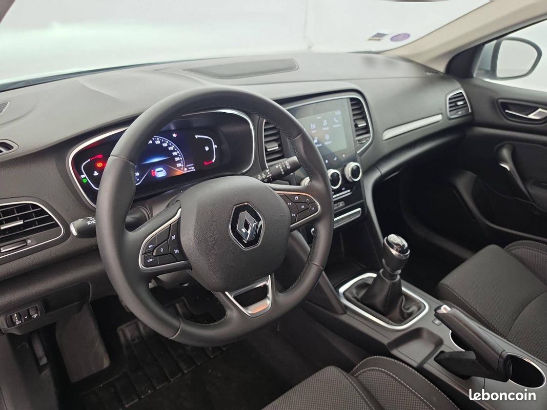 RENAULT Megane IV Berline TCe 140 Evolution (image 10)