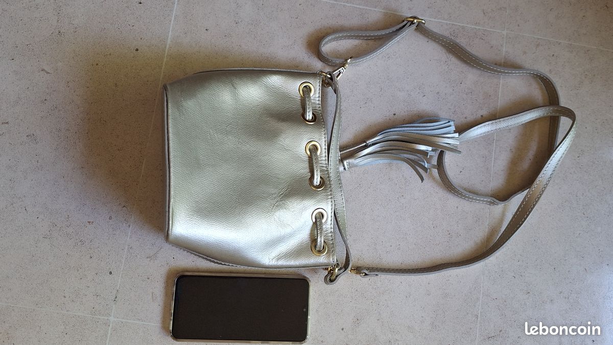 Sac Bandoulière BLUE LEMON PARIS - Cuir Et Strass, Couleur Jaune Moutarde - Petit Modèle - Neuf Sans étiquettes