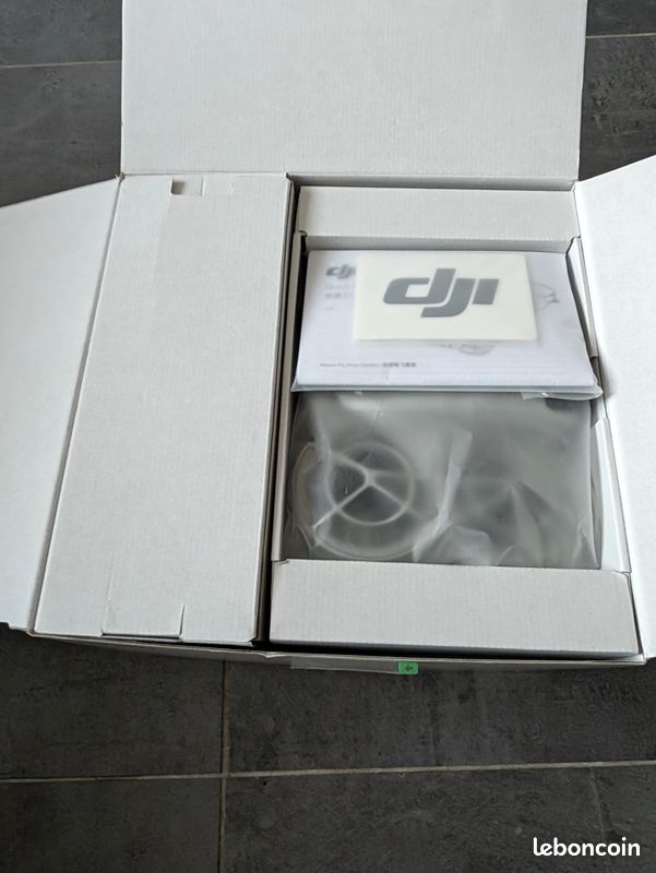 ​[TRÈS BON ÉTAT] Pack Drone DJI Neo Motion Fly More Combo (Casque + Motion Controller)
​Prix (image 2)