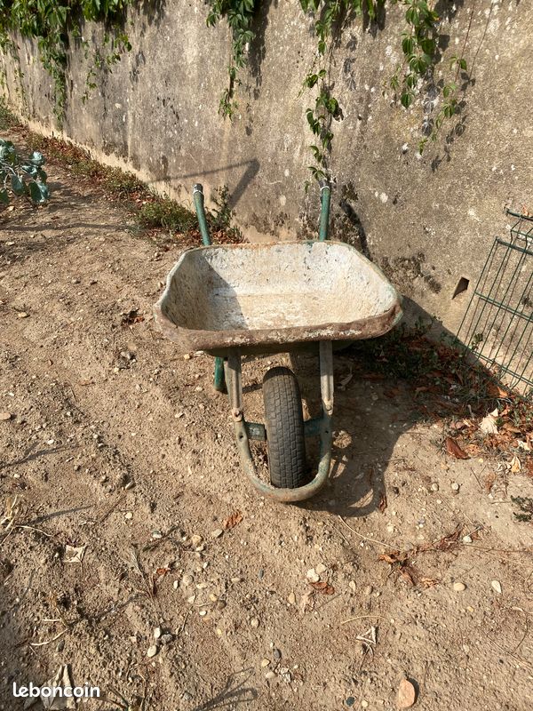 Vend brouette verte (image 1)