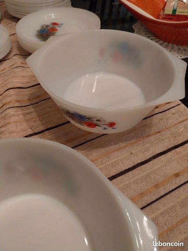 3 Assiettes Creuses Arcopal Vintage - Décor Pétunia, En Verre, Occasion