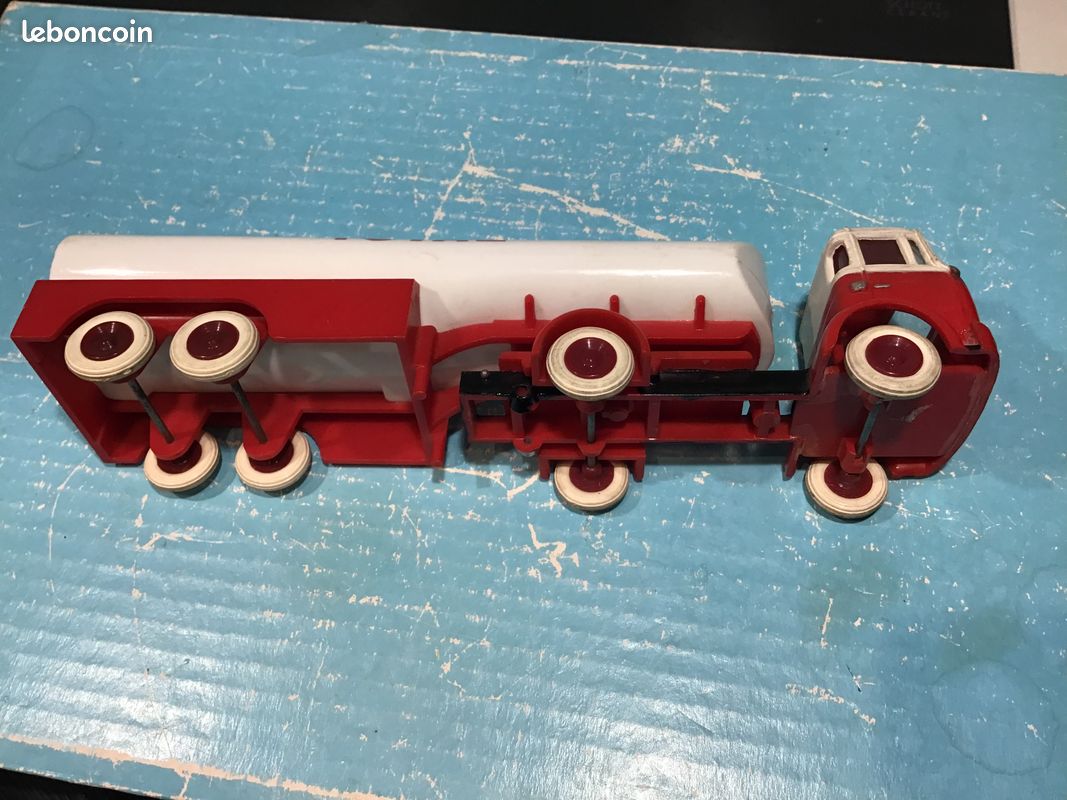 CAMION CITERNE TOTAL Vape Bourbon Berliet no dinky toys EUR 27,10 - FR
