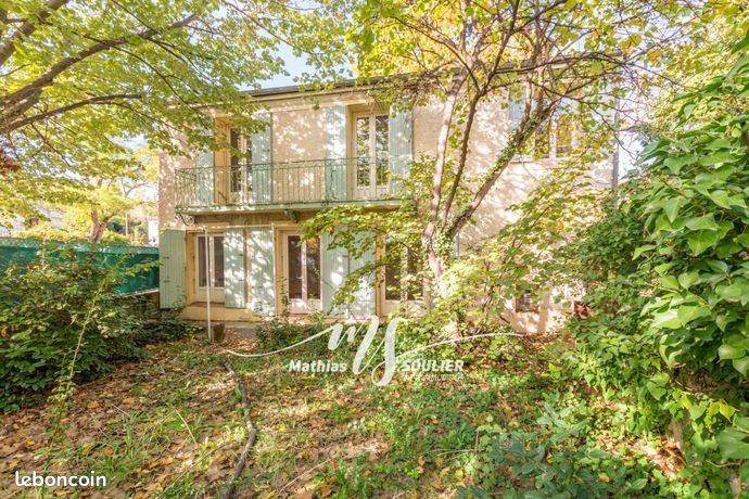 Propriété 5 pièces 144 m²