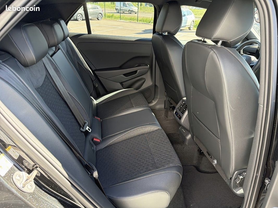 VOLKSWAGEN T-Roc 1.5 eTSI EVO2 Hybrid 150 ch DSG7 R-Line (image 27)