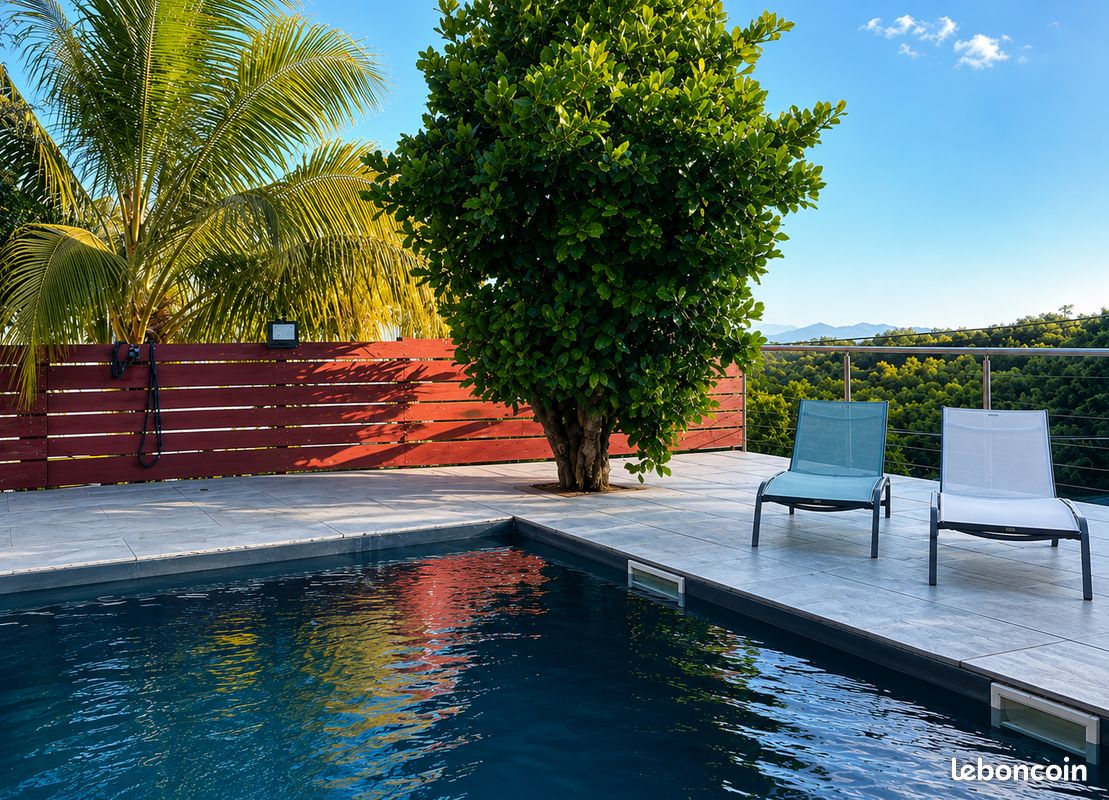 Maison 9 pièces 244 m² · à Fort-de-France · 244 m² · 580 000 €