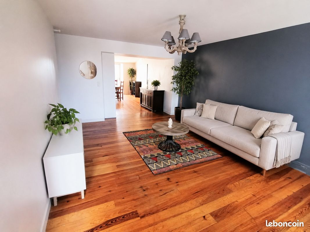 Maison 7 pièces 170 m² · à Fenioux · 170 m² · 845 €