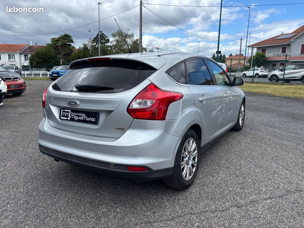 Ford Focus 1.6 TDCi 95 FAP S&S Trend (image 16)