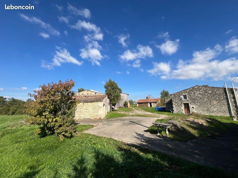 Maison 6 pièces 150 m² · à Benet · 150 m² · 155 000 €