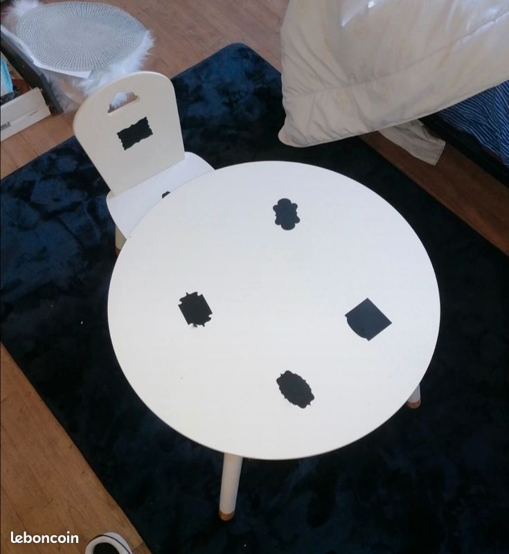 Chaise et meuble à vendre (image 1)