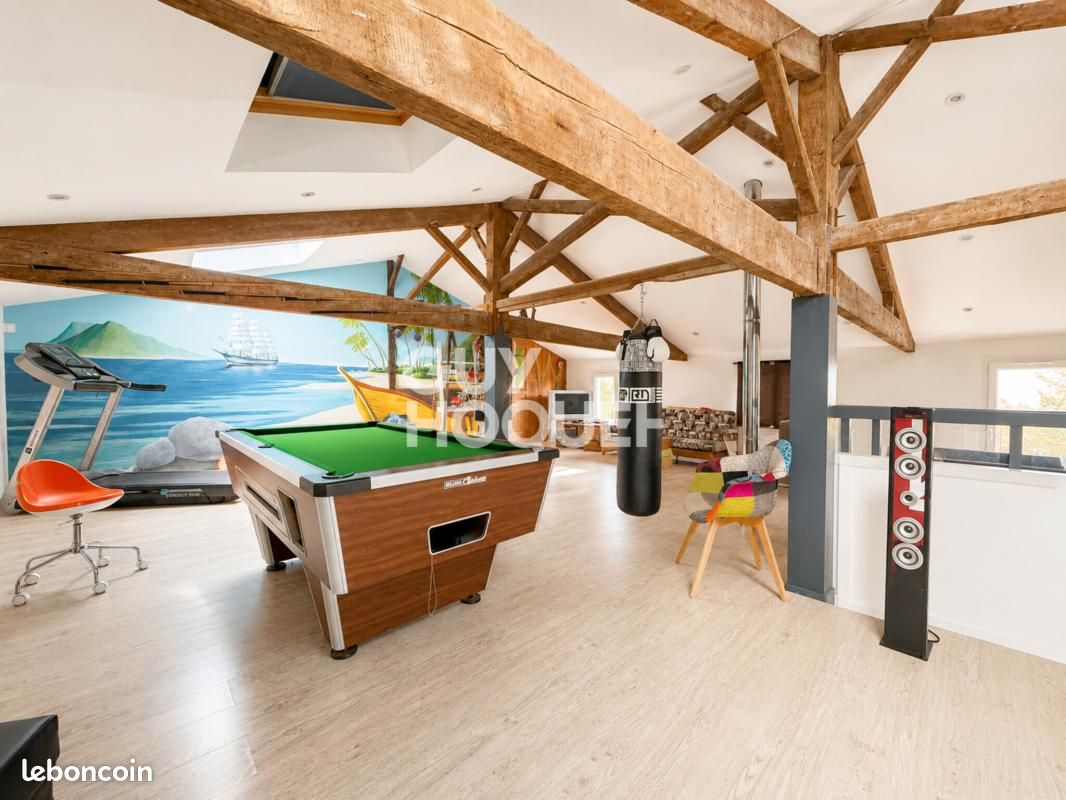 Maison 6 pièces 292 m² · à Saint-Estèphe · 292 m² · 187 000 €