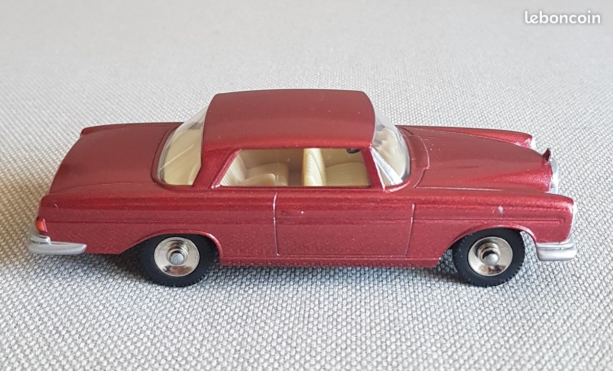 Dinky Toys - 1:43 - Coupé Mercedes-Benz 300 SE - Non. 533