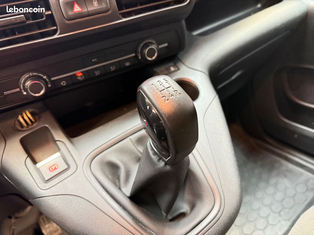 CITROEN BERLINGO Taille M BlueHDi 100 BVM Shine / ENTRETIEN COMPLET (image 27)